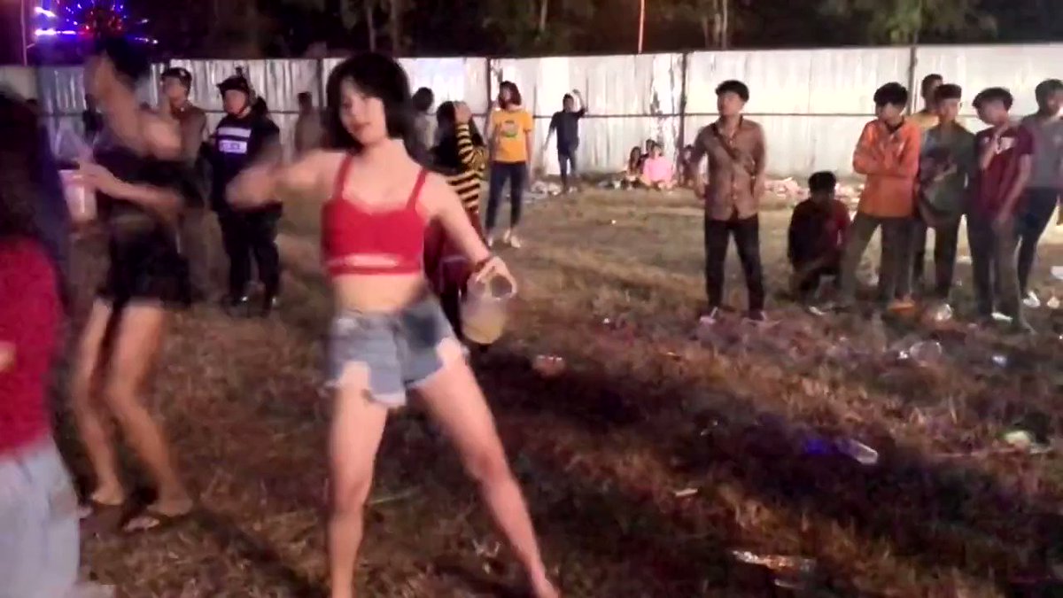 น้องถึงใจพี่จริงๆ... "ยิ่งเมา ก็ยิ่งมัน"
หมดไปหลายเหยือกแน่ๆ.. 🍺🍺🍺🍻
เพิ่มเติมที่ช่องนะ http://bit.ly/2JHtEad