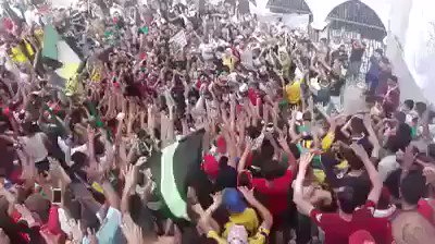 الجمهور الجزائري البطل وبصوت واحد يحيي #السيسي ولكن بطريقته الخاصة #الجزائر