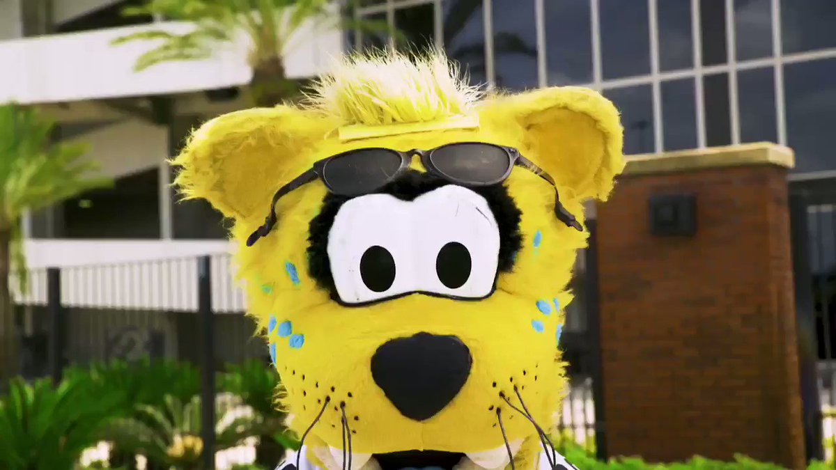 Well, thatโs one way to open a @Pepsi, @JaxsonDeVille. #BottleCapChallenge