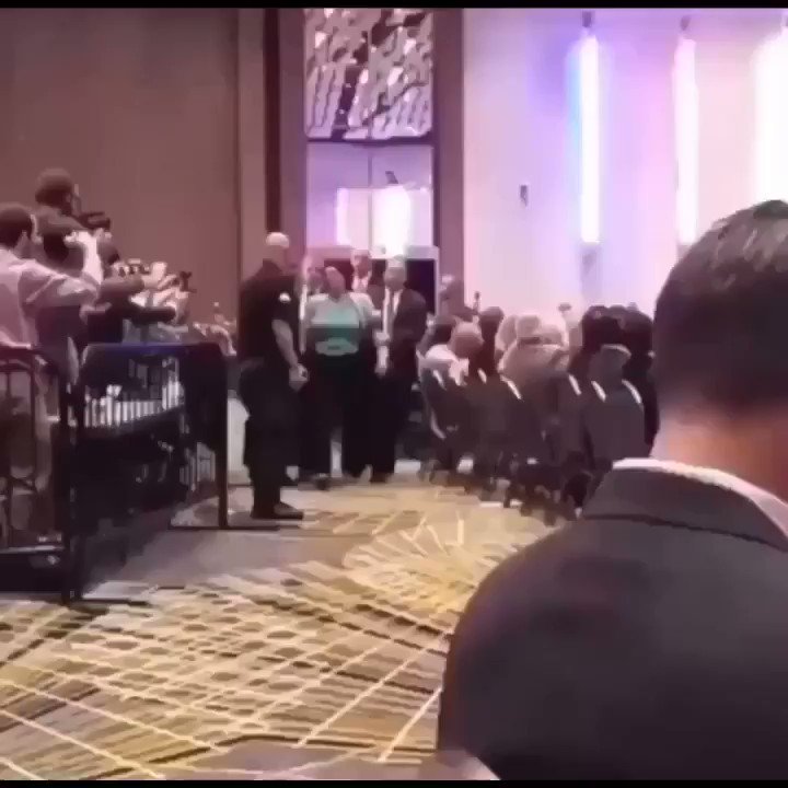 Rashid getting kicked out of a @realDonaldTrump event! And she calls us crazy! Look at her!
#isupport45