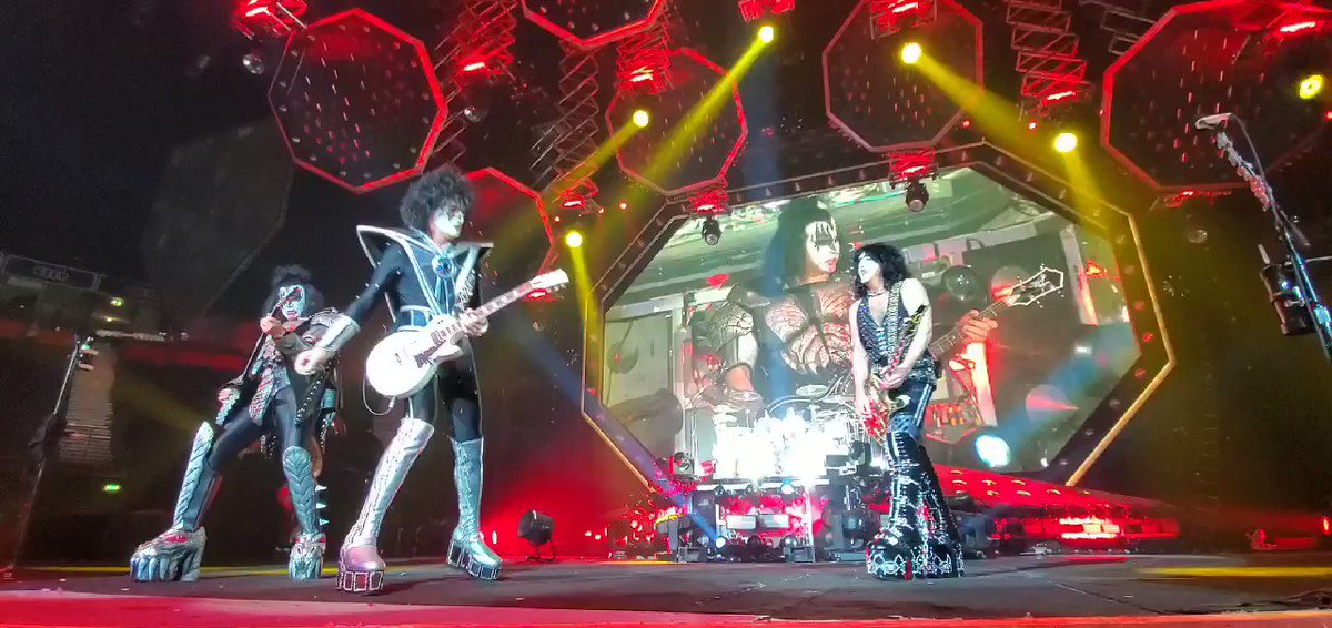 Kiss Online End Of The Road Feed