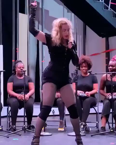 Madame ❌. Rehearses with Batukadeiras and very messy hair........................... #hotAF #rehearsals #batuka #madamex