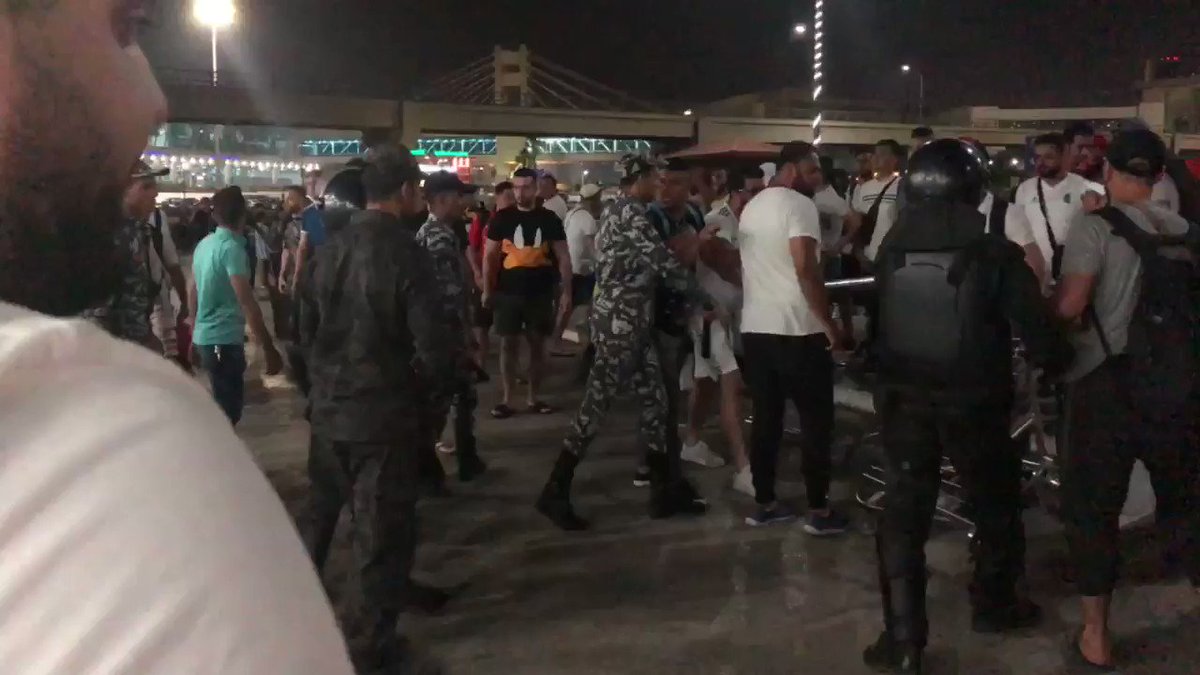فيديو لاعتداء الشرطة المصرية على الجزائريين خارج مطار القاهرة
لا سفارة ولا تورينغ