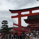 伏見稲荷神社でけいおんの代表曲「Don’t say “lazy”」が聞こえ、ファン涙。