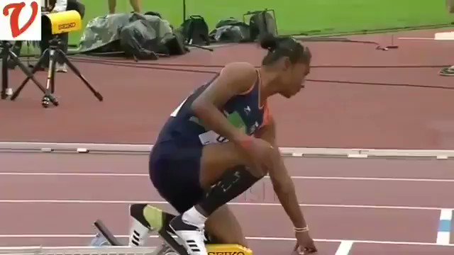 तुम दौड़ो @HimaDas8 जमकर दौड़ो,करोड़ों भारतपुत्रियो के अधूरे सपने अपने पैरों में बाँधकर दौडो..दौडो कि भारत की हर बेटी के हिस्से की ज़मीन तुम्हे अपने क़दमों से नापनी है...दौड़ो कि तुम्हारे सामान्य से घर की मज़बूत नींव में तुम्हारी जिजीविषा का आधार है ! हिंदुस्तान ज़िंदाबाद 😍🇮🇳🙏