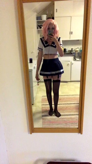 My birthday is next week, Im turning 19 and i neeeed more toys!! Spoil me like the brat i am😫💗🥰 https://t