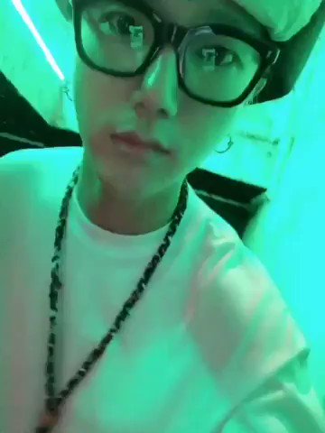 사랑하는 우리 요정. 역시 SNS 가리지 않고 다양하게 올려주네. 영상 너무 예쁘고, 귀엽고, 사랑스러워.
내 매일을 행복으로 가득 채워주는 소중한 사람아. 오늘은 부디 푹 잠들 수 있었으면 해. 그리고 엘프 만나서 녹화 즐겁고 행복하게 하고 와.많이 사랑해.
#예성 #Yesung #김종운 #KimJongwoon