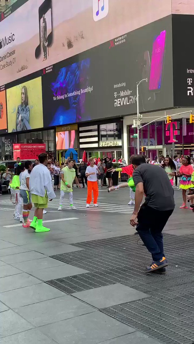 These kidz got moves! @KIDZBOP brought the energy this AM in #TimesSquare.