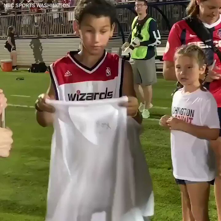 Rose Lavelle meets Rose Lavelle ❤️(via @NBCSWashington)