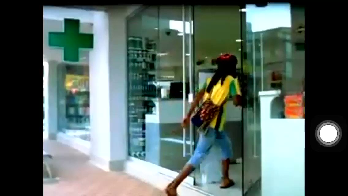 I was today years old when I learnt “me love the herbal” meant something dif in this ad #herbalessences #jamaican