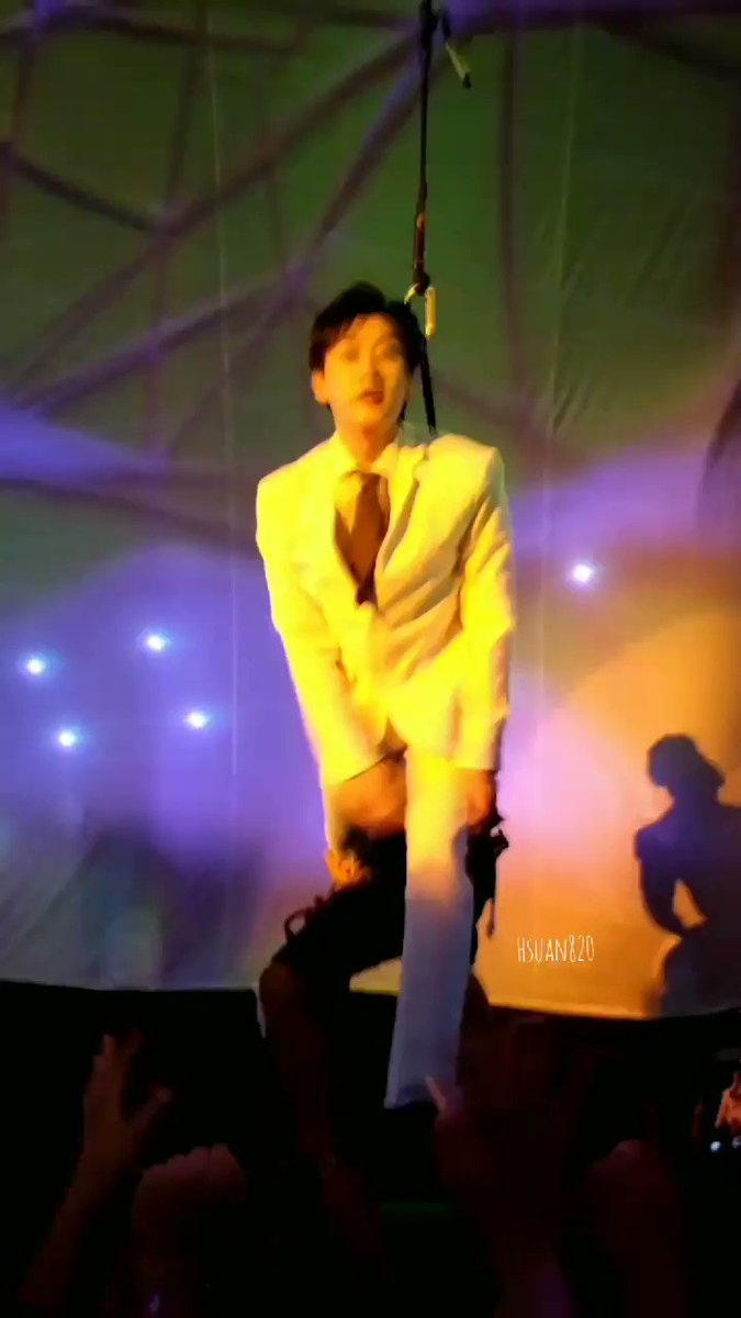 아아아아심쿵아아아아😳😳😳
은혁:ELF소리질러!!!
@AllRiseSilver
#SUPERJUNIOR #eunhyuk #eunhyukfuerzabruta #FuerzaBruta #은혁 #슈퍼주니어