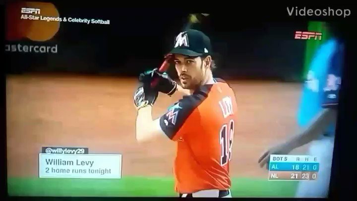 Meu amor @willylevy29Ja quero outro jogo das estrelas🌟com você.Ja quero ver você brilhando de novo no #baseball mesmo q de brincadeirinha, já quero ver meu rebatedor de home runs que mais amo nessa vida. #Saudades #wiilliamlevy #Levyrroni #dream #live #homeruns #baseball