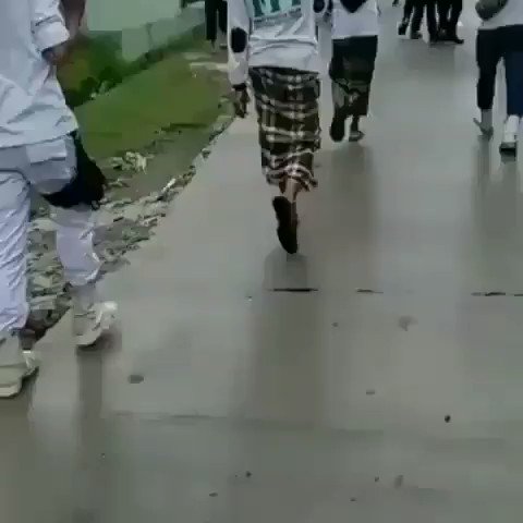 Bagaimna reaksi Netizen soal Pembubaran FPI oleh Pemerintah?#SaveFPI = RETWITBubarkanFPI = LIKESilahkan tentukan pilihan sesuai isi hati anda berdasarkan Kepeduliannya pada Umat.
