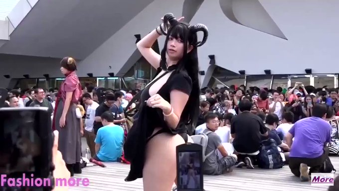 コスプレイヤーHieey(姫宮エル)のTwitterエロ動画10