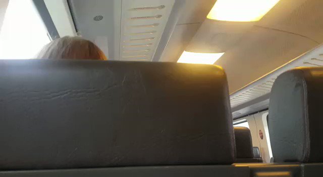 Als ik in de trein zit...... en me verveel.... Bij 200 retweets post ik deel 2 :) #geil xxxx https://t<a href="/tag/geil"class="tags"><span>#geil</span></a>