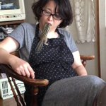 びっくり。「おかんのほお袋におやつが入ってないか確かめるリス」