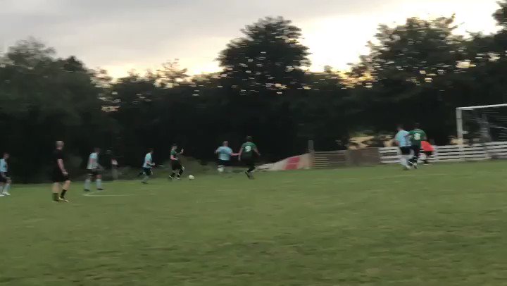 THIS IS NON LEAGUE FOOTBALL AT ITS BEST ๐When the referee is late so someone has to be ref for the first 5 minutes, but there is no whistle, but there is a harmonica. ๐๐๐@NonleagueS @NonLeagueCrowd @nonleagueFCTV @GrassRootGoals_
