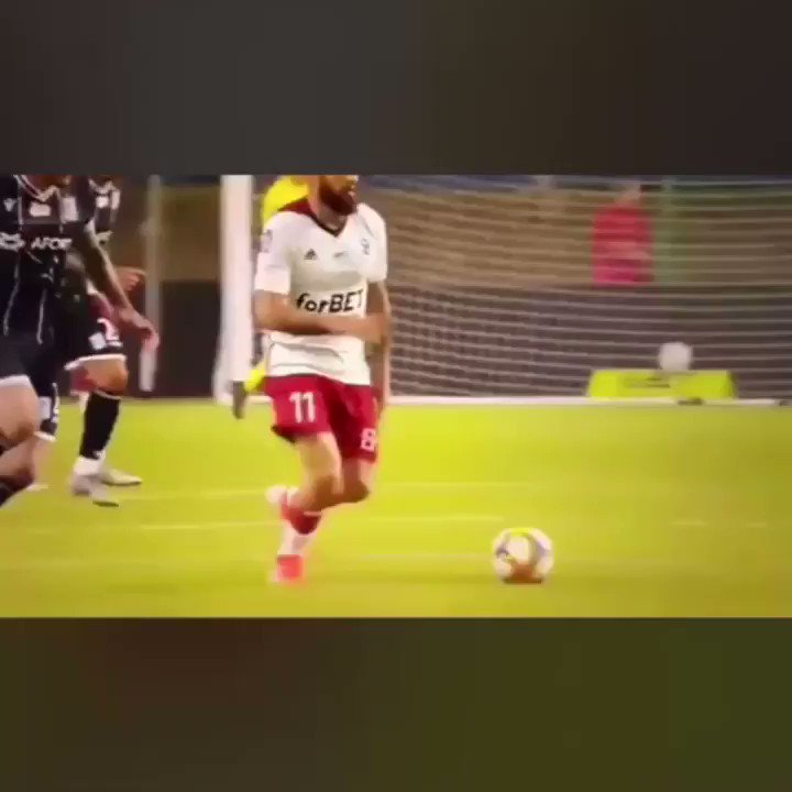 Las cosas que hace @Dani10Ramirez las hacen muy pocos , vienen cosas grandes ‼️
GOLAZO y otra exhibición en @_Ekstraklasa_ .. deseando verte jugar cada jornada para disfrutar con cosas como estas .. no pueden contigo !!! 🔝💣🔥⚽️
VAMOS DANI ! 🇵🇱 🇪🇸 @LKS_Lodz