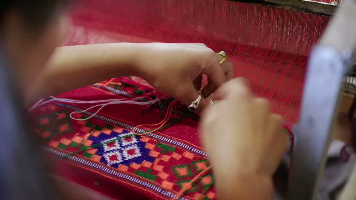Today's story is of Kiran Thakur of HimalayanKraft. Kiran uses the #WhatsAppBusiness app to empower local weavers in the Himalayas to revive their ancient craft and share it with customers across India and beyond. https://www.whatsapp.com/stories/business/India/38499498083439/ …🧣🇮🇳