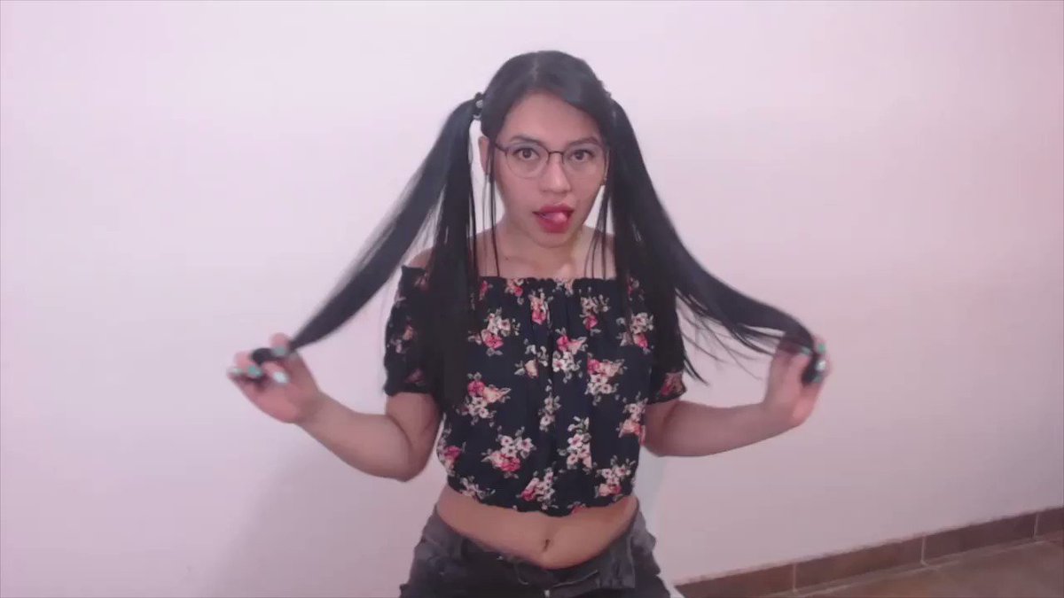 Model - SuzieTurner natural