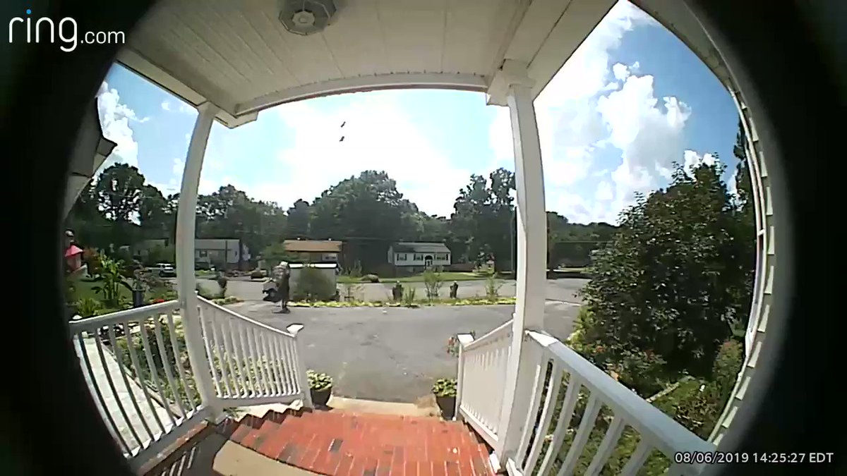 RT @bmnalex: Thanks for throwing my packages. @FedEx https://t.co/BNnpyLTLtZ