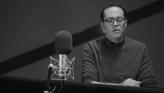 Los espero a las 10pm en @tudiscovery. Hoy #Muros se tratará de la guerra, la división y la esperanza entre las dos Coreas.Ante el discurso de odio, de xenofobia y de discriminación rampante, bien vale la pena vernos en otros espejos.¡Los espero!