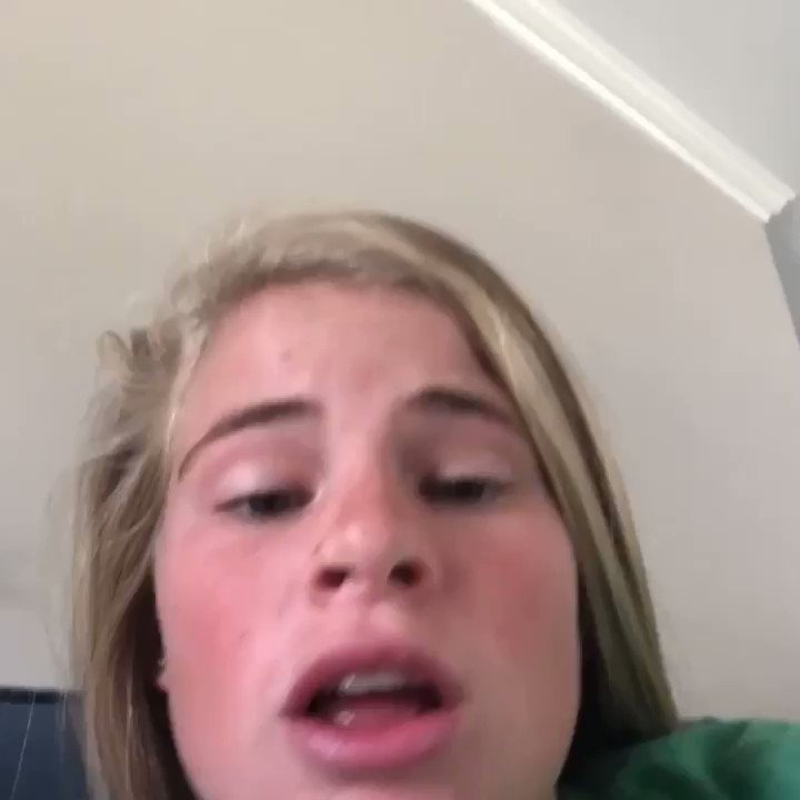 RT @chloegould_: so i hate lizards so much and when i was home alone today, this happened https://t.co/5v9EWI1OnD