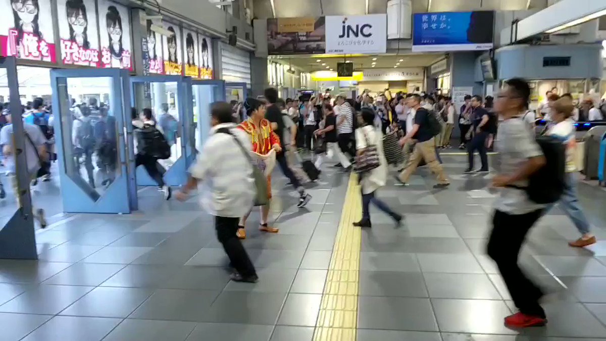 夏のコミケの始発ダッシュを止めるために現れたのは…？ｗｗ