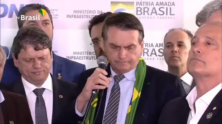 - Repórter: "por que o seu Governo está dando certo, entregando obras?"