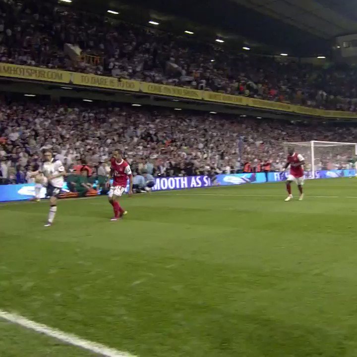 The goalkeeper didn't even move π@Huddz8 with a north London derby #GOTD