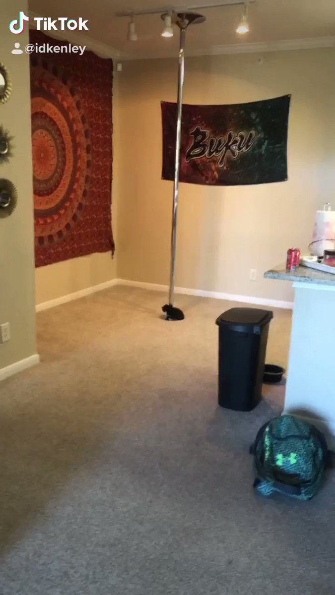 RT @kenleyshelbie: Someones gotta pay the rent https://t.co/fOGQ9dYQou