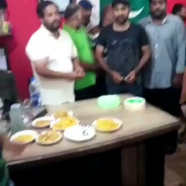 Captain @SarfarazA_54 at @jdc_foundation for cake cutting ceremony.#IndependenceDay #Kashmir #SarfarazAhmed #Captain #Karachi #Lahore #Pakistan #PakistanZindabad #JDCFoundation