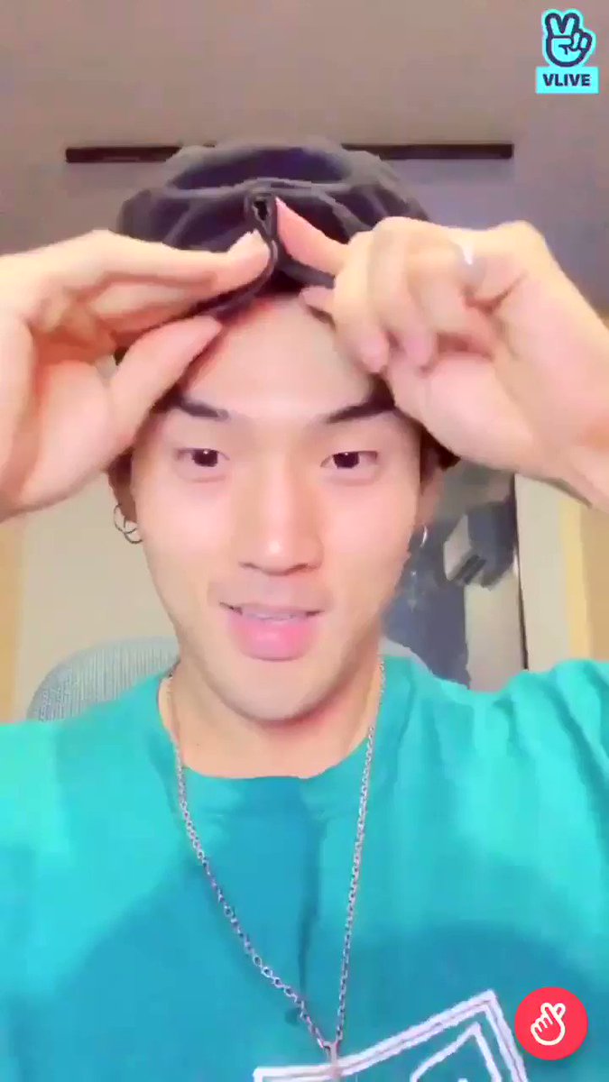I really like how Mattew from KARD described @ATEEZofficial "Everyone of them really stand out, everyone have their own charm, that's dope"I think that's what really set them apart from other groups & make them special, even other idols can see it