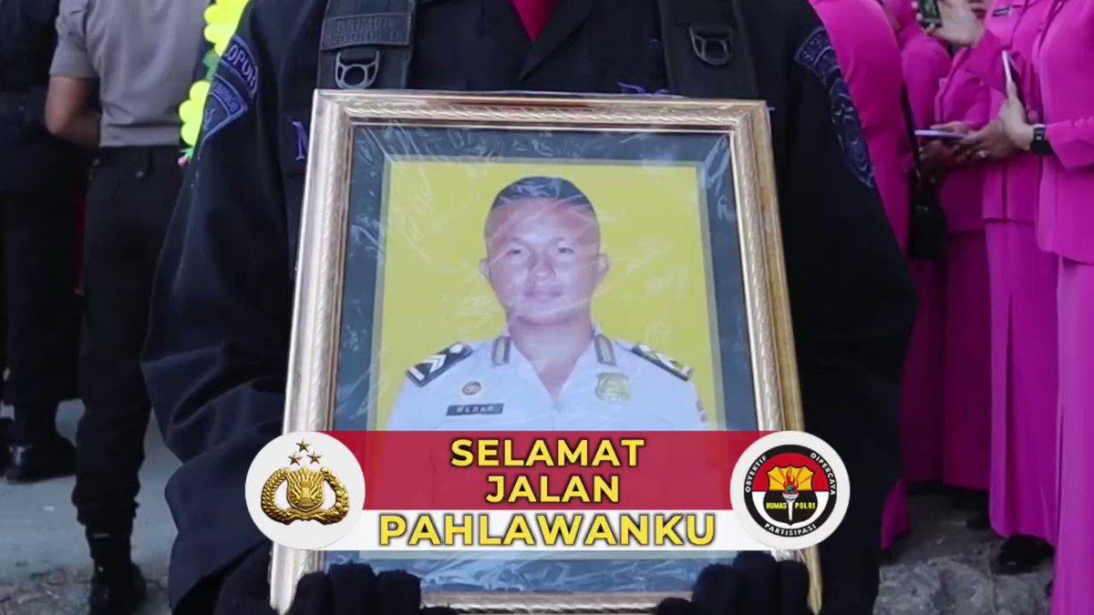 Telah gugur dalam tugas Brigadir (Anumerta) Hedar yang merupakan putra daerah Makassar, Sulawesi Selatan. Sosok Bhayangkara yang rela mengorbankan jiwa raganya demi menjaga dan mengamankan keutuhan NKRI..#PolriBerduka#TniPolriSolidProfesional@PolriMultimedia