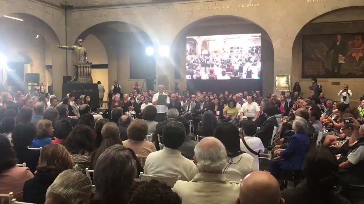 Ni perdón ni olvido. Los responsables de las de la desaparición forzada en Mexico deberán de comparecer ante las autoridades responsables. La democracia hoy, la debemos a los desaparecidos políticos de ayer. Es nuestra obligación exigir su libertad y castigo a los culpables.