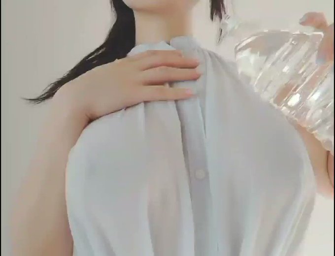 コスプレイヤー岡田ゆいのTwitterエロ動画13