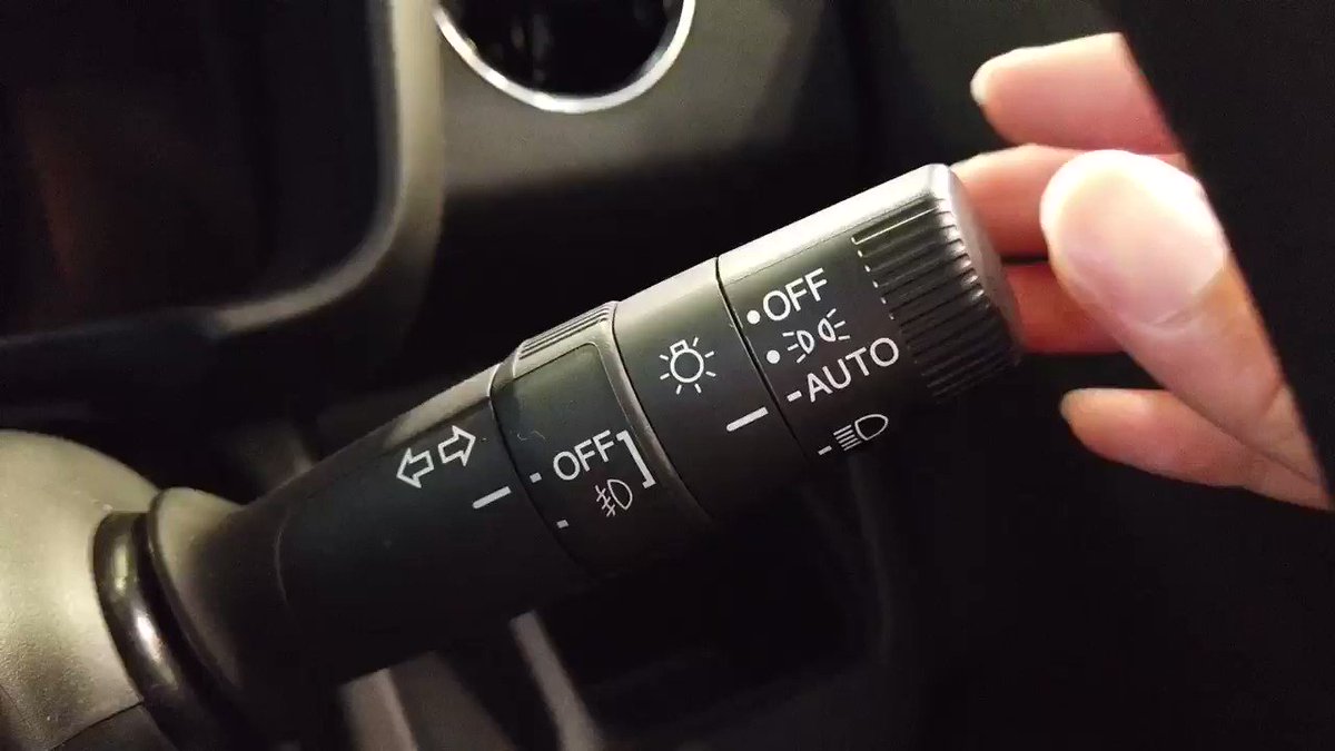 いわっき Ff外から失礼します 新型ハスラーのライト スイッチですが 夜間は停車時のみ 下に一度まわしてスモール状態に まわして保持で全消灯でき 日中はヘッドライトだけでなく 下に一度まわすと任意でスモール点灯させることもできるようです いわっき Ff外から失礼します 新型ハスラーのライト スイッチですが 夜間は停車時のみ 下に一度まわしてスモール状態に まわして保持で全消灯でき 日中はヘッドライトだけでなく 下に一度まわすと任意でスモール点灯させることもできるようです
