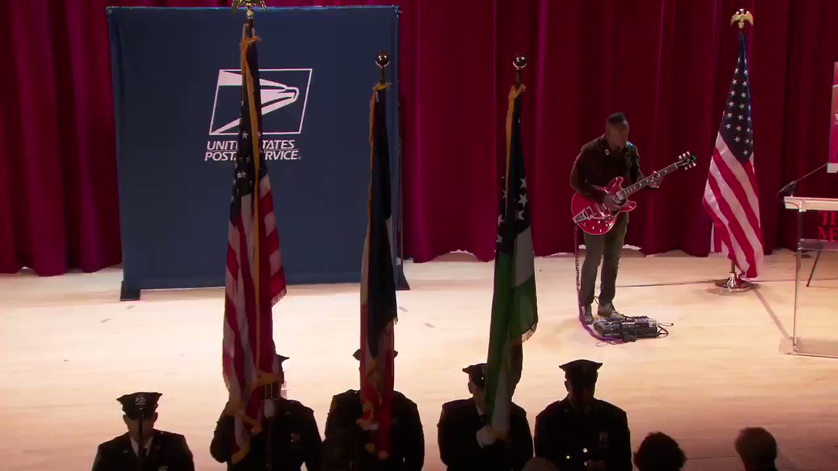 The Met (@metmuseum) on Twitter photo 2019-08-20 00:23:02 Last week @kirklloyd stopped by the Museum and played an incredible version of the anthem in tribute to Jimi Hendrix! 🎸💥 His performance kicked off a special ceremony to dedicate a 50th anniversary #Woodstock stamp from USPS. Watch the full ceremony: met.org/2HaGwoV Last week @kirklloyd stopped by the Museum and played an incredible version of the anthem in tribute to Jimi Hendrix! 🎸💥 His performance kicked off a special ceremony to dedicate a 50th anniversary #Woodstock stamp from USPS. Watch the full ceremony: met.org/2HaGwoV