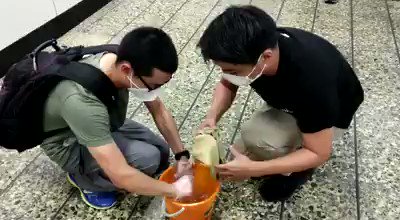 Citizen volunteers this morning brought mops, towels, & water buckets to clean up Kwai Fong station, after police fired tear gas directly into it on Sunday—against all rules barring the chemical substance from being deployed indoors. Via @StandNewsHK