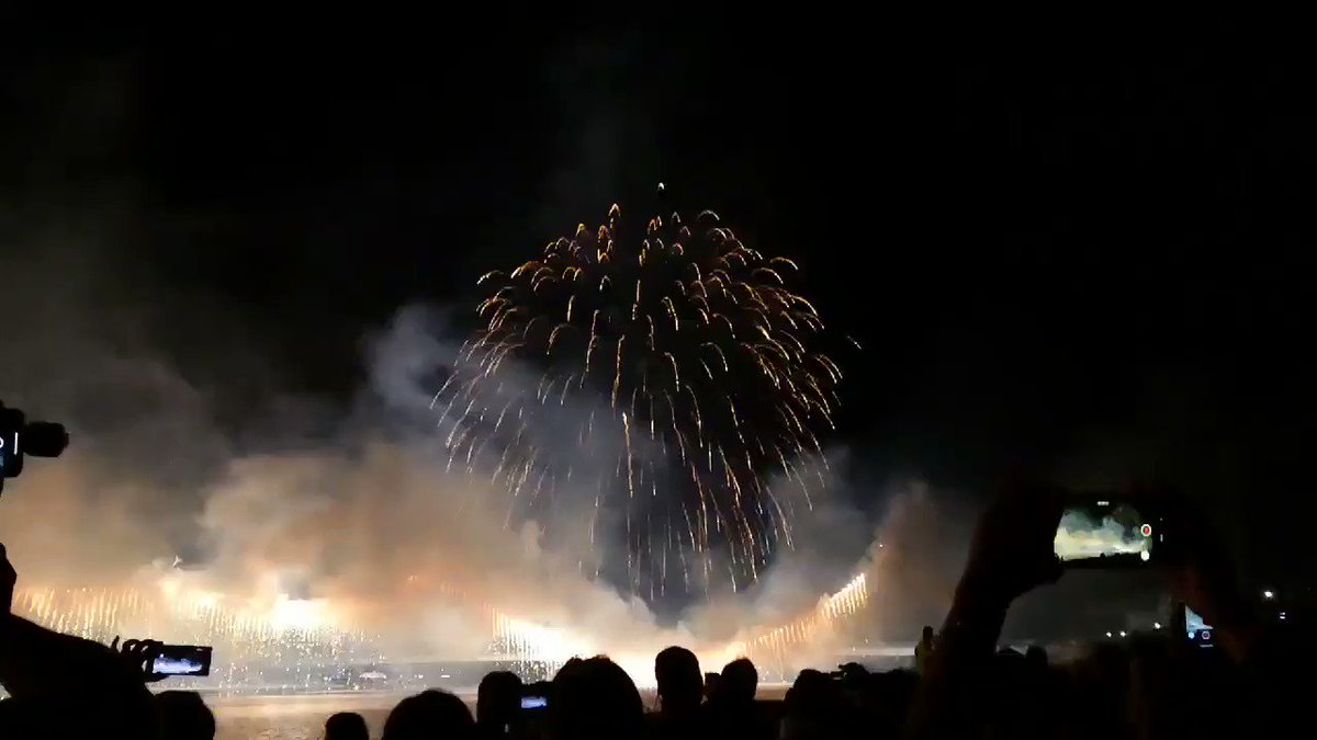 最大96 オフ 花火 ナイアガラ 究極ナイアガラの滝 ９連 変わり花火夜花火 Dprd Jatimprov Go Id