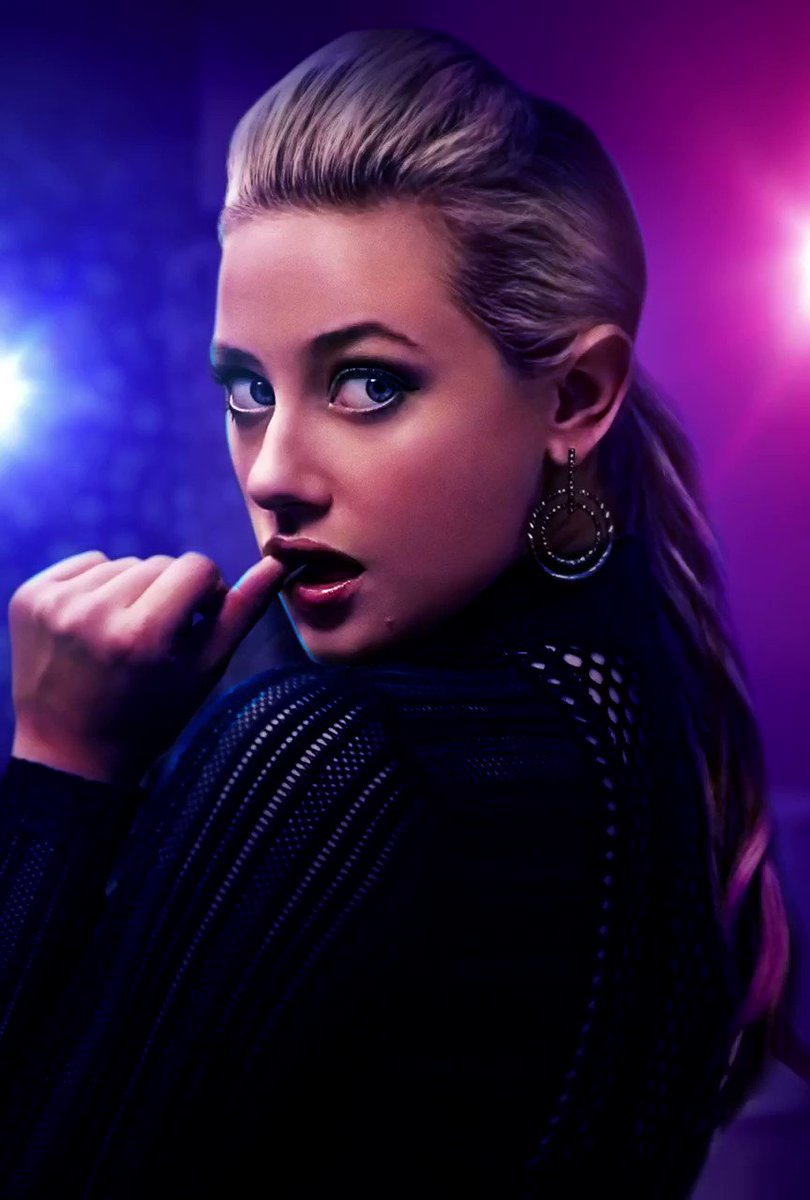 Lili Reinhart (@lilireinhart) on Twitter photo 2019-08-16 21:24:18 Tickets on sale now 💋 Hustlers.movie/tickets Tickets on sale now 💋 Hustlers.movie/tickets