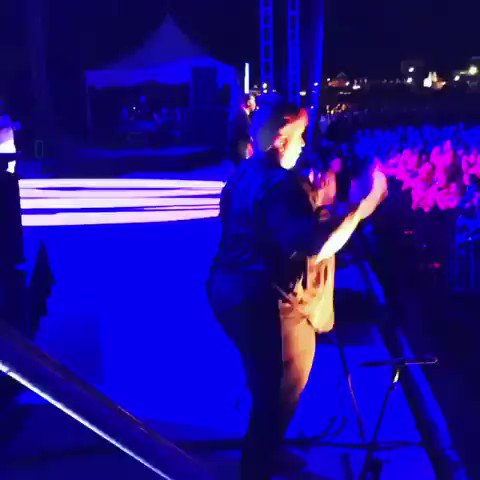 Black With No Chaser (@BlackNoChaser) on Twitter photo 17/08/2019 17:30:32 If you can do sign language as fast as Twista can rap... I am impressed. If you can do sign language as fast as Twista can rap... I am impressed.