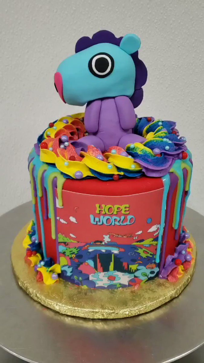134340 (@iron_spider_cat) on Twitter photo 2019-08-18 06:40:38 made a cake for my friend~ ๐ฅบ๐๐๐๐ฆโ๏ธ I did it last minute/in a rush cause I was super busy so its not perfect but she loved it so~ ๐ @BTS_twt #HopeWorld #BT21 #fondant #cakes made a cake for my friend~ ๐ฅบ๐๐๐๐ฆโ๏ธ I did it last minute/in a rush cause I was super busy so its not perfect but she loved it so~ ๐ @BTS_twt #HopeWorld #BT21 #fondant #cakes