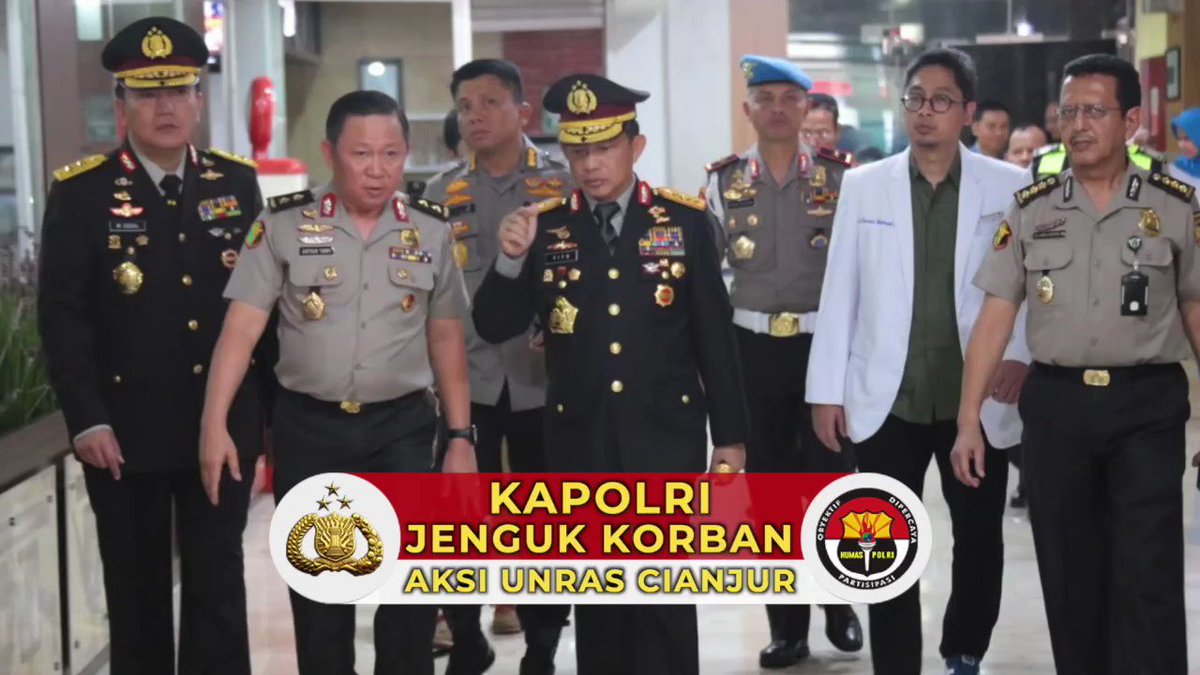 Kapolri, Jenderal Pol. Prof. H. Muhammad Tito Karnavian, Ph.D. Menjenguk korban luka bakar pasca aksi unjuk rasa anarkis di Cianjur Korban di rawat di Rumah Sakit Pusat Pertamina, Jakarta.#IndonesiaSDMUnggul#PolriHumanis#PolriPromoter