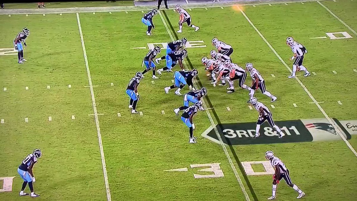 RT @ZackCoxNESN: Jarrett Stidham scrambles for the first on third-and-11. Tom Brady applauds. https://t.co/tIXaM1xCtD