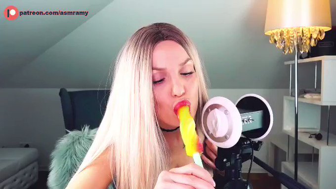 You want some? ? #ASMR #ASMReating https://t.co/tXQ3gypoKO