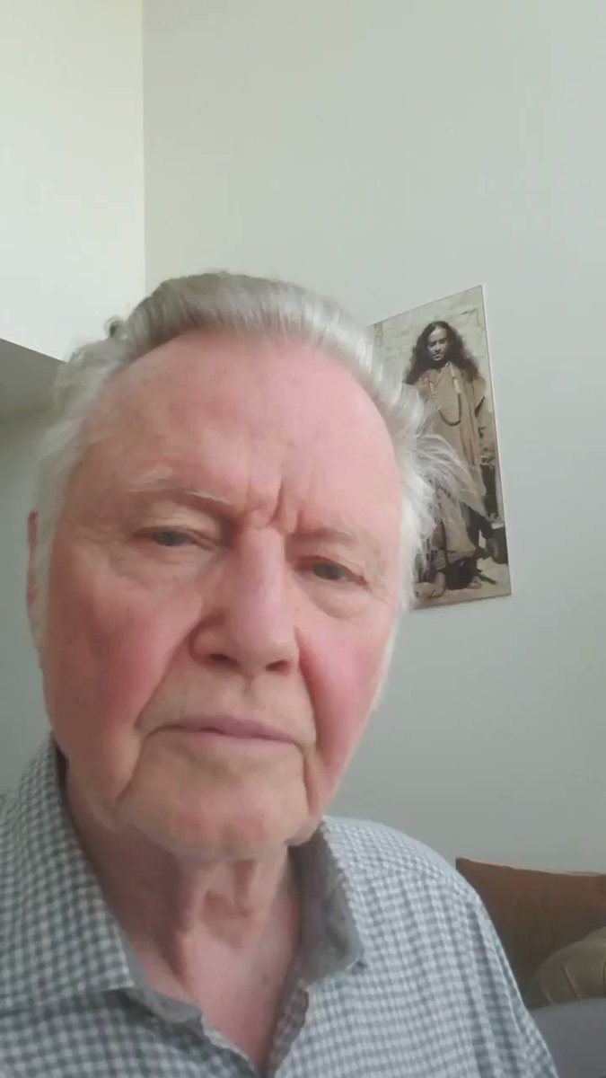 Bonnie Paul (@BonniePaulMusic) on Twitter photo 2019-08-18 22:22:49 Jon Voight’s message of peace and love. Jon Voight’s message of peace and love.