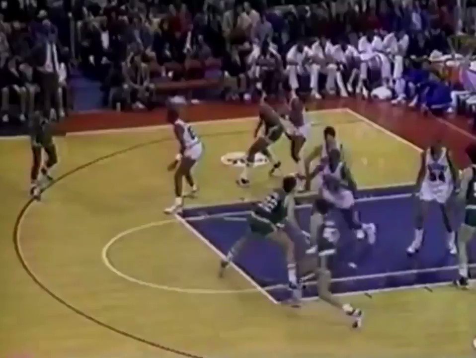 RT @SixersHistory: It's #NBABlockWeek!
Season's greetings from Charles Barkley. https://t.co/u85oTWHMBa