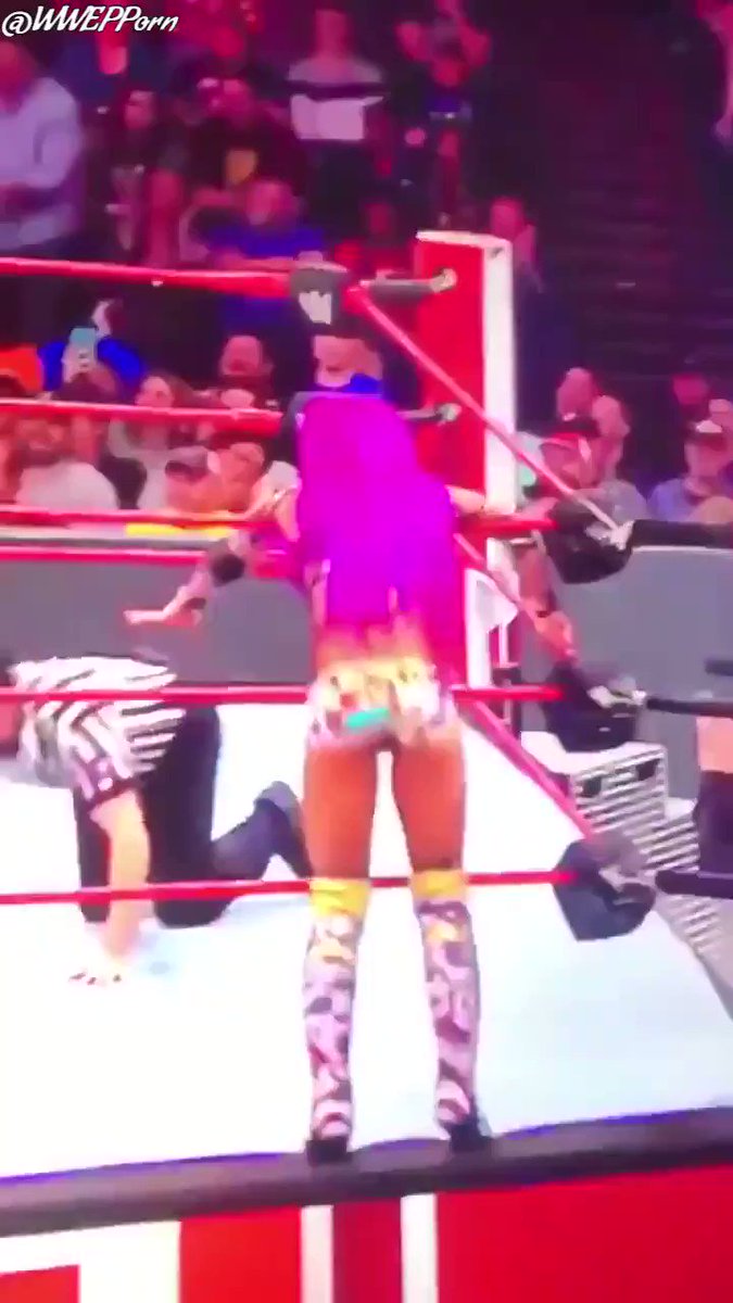 @WWEPPorn's photo on #WWERaw