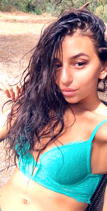 Hello mes amours comment allez vous aujourd&rsquo;hui? ❤️ https://t.co/lY8YA8PdKL